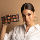 Paleta De Sombras 1st Scene